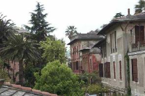 Xtrallusion photo gallery of Italy. Photos, pictures, images and photographs of the Italian Rivieras, the Italian Lakes, the Italian Alps, the Cinque Terre, the Amalfi coast and some of the most beautiful corners of Italy. Plus photos of Italian cities such as Pisa, Milan, Genoa and Rome.